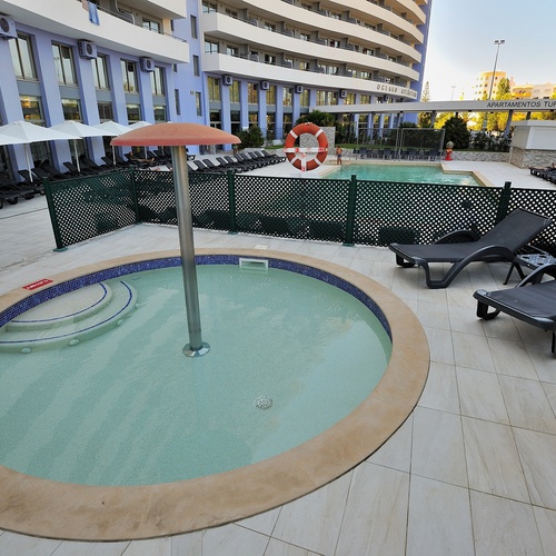 Swimming pool Oceano Atlântico Apartments