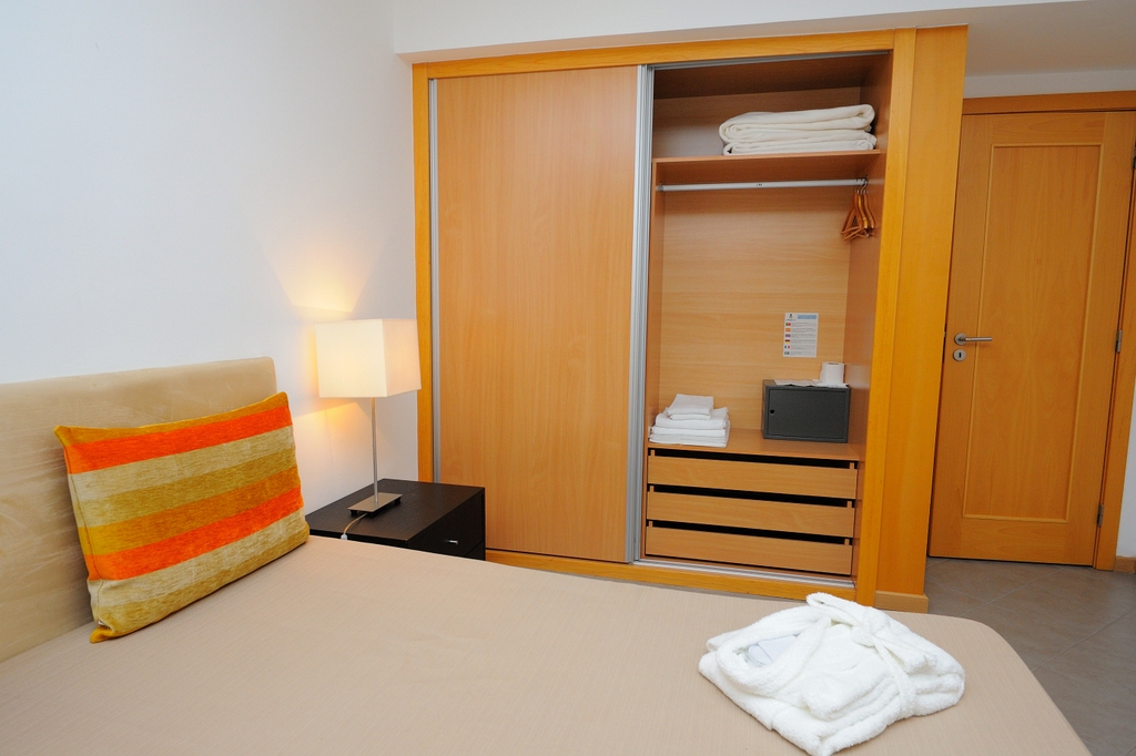  One-Bedroom Apartment with Balcony (max.: 4 pax) Oceano Atlântico Apartments